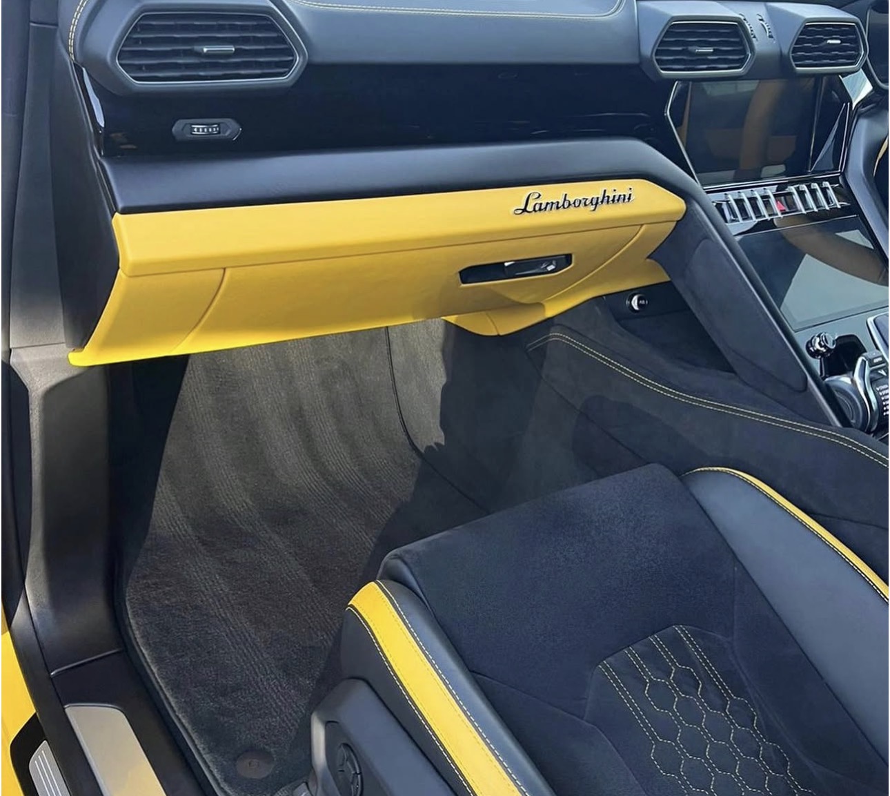 Car detailing before and after 6